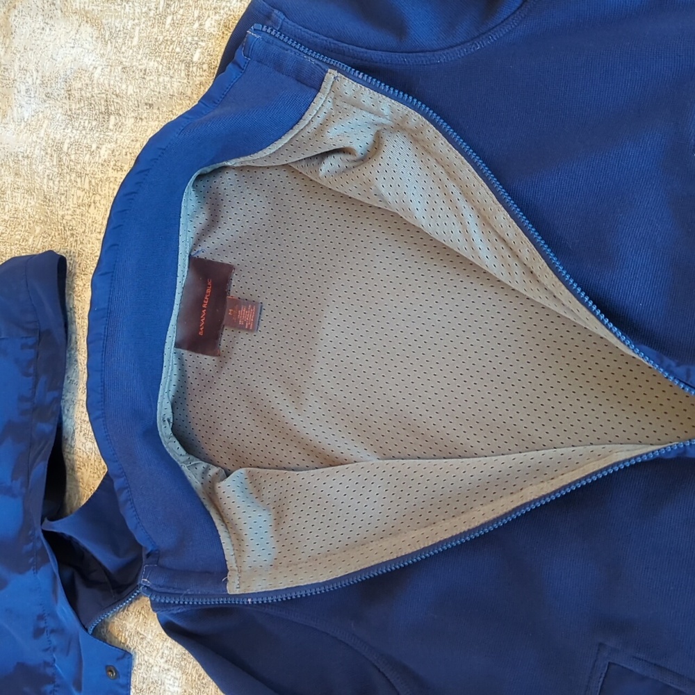 Water Resistant Banana Republic Breathable Jacket With Removable Hood - Picture 2 of 2